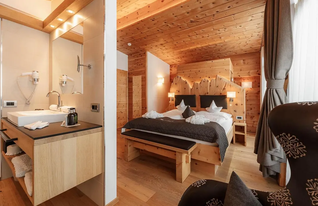 Chalet Elisabeth Dolomites Alpin & Charme-1